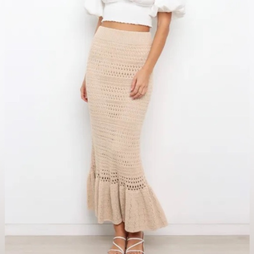 LN Petal & Pup Beige Crochet Sweater Knit Mermaid Ruffle Maxi Skirt - L